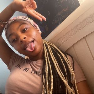 Meet your Posher, Miangell